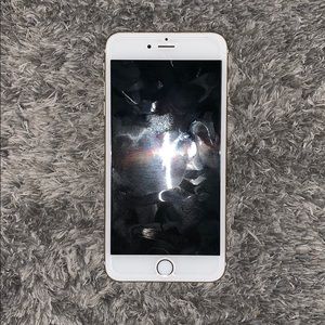 Gold IPhone 7 Plus, 32 GB, like new, no SIM card